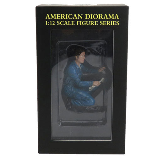 Mechanic Figure 1:12 Scale Diorama