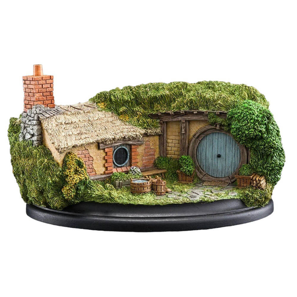 The Hobbit BagShot Row Hobbit Hole diorama