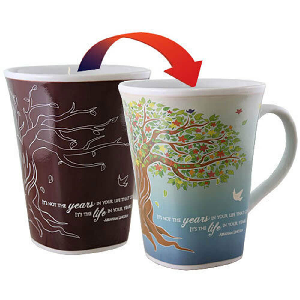 Tasse d'histoire à changement de couleur