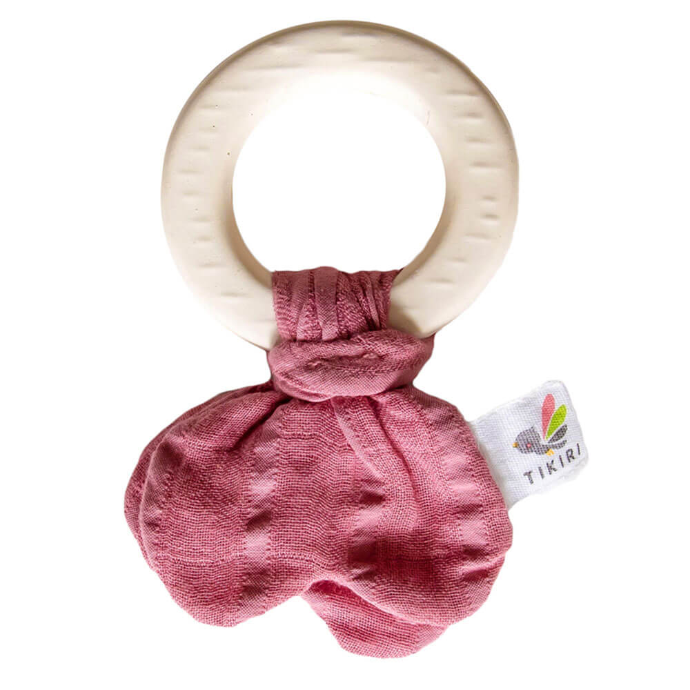 Tikiri Natural Rubber Teether med muslin slips